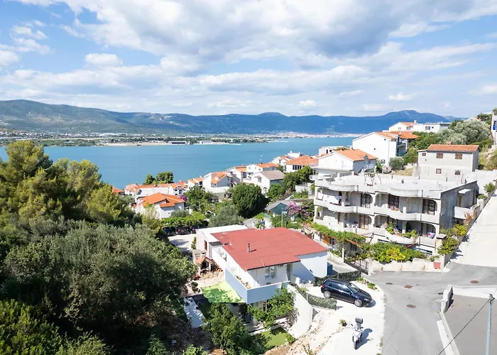 New,Close To The Beach Apartment With Domestic Olive Oil And Wine