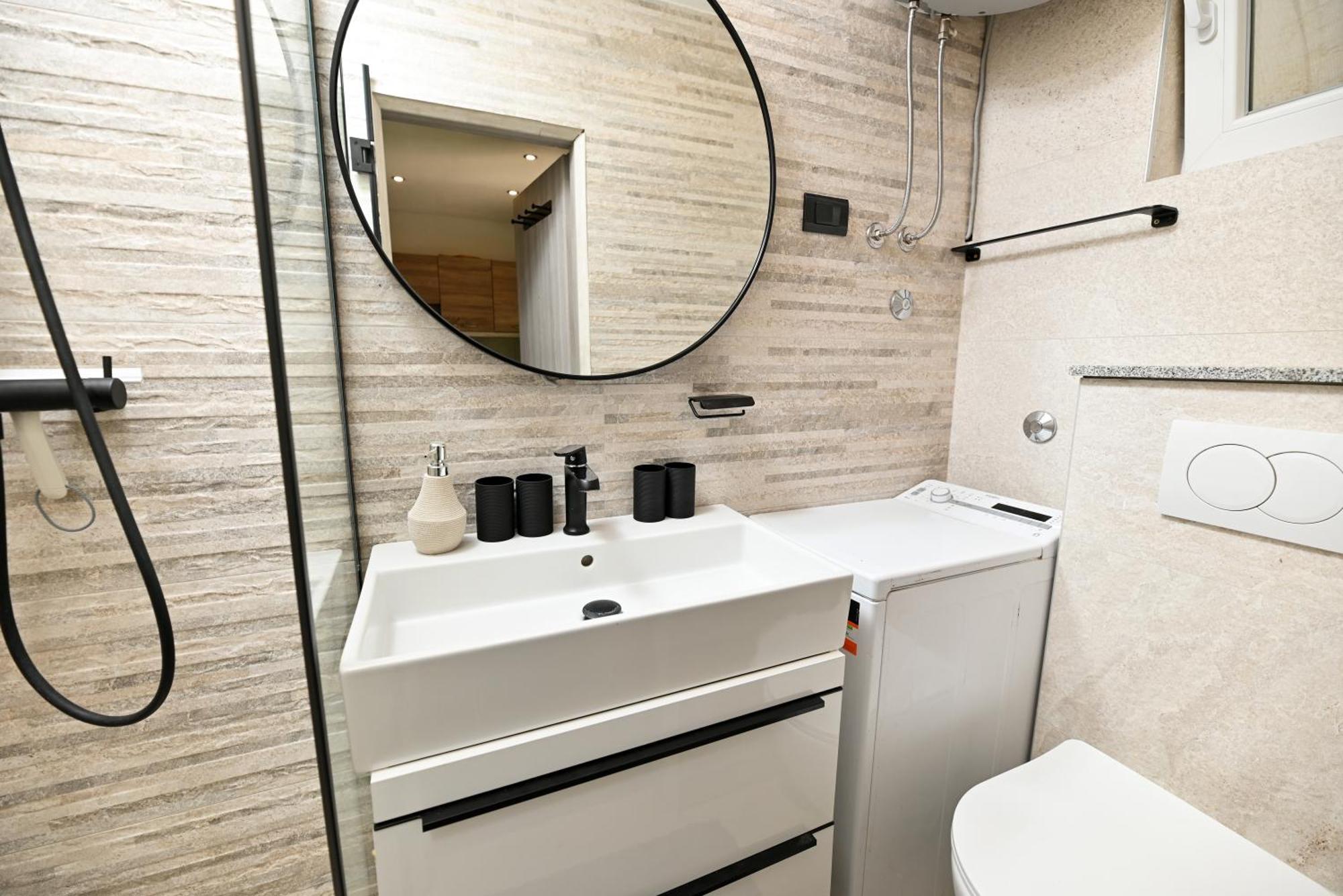 New,close To The With Domestic Olive Oil And Wine Apartmán Trogir