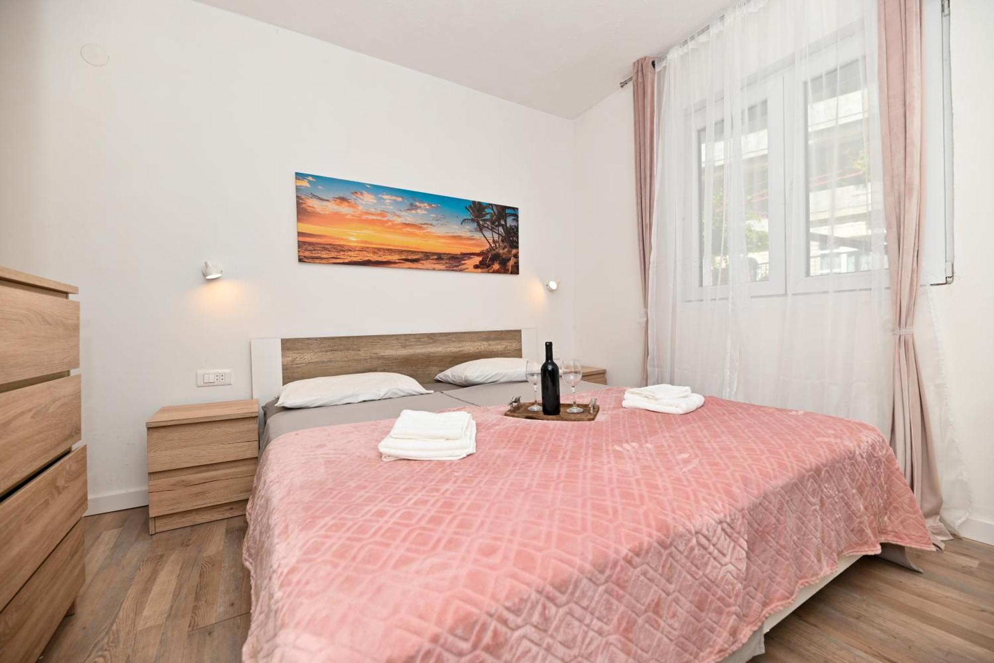New,close To The With Domestic Olive Oil And Wine Apartmán Trogir