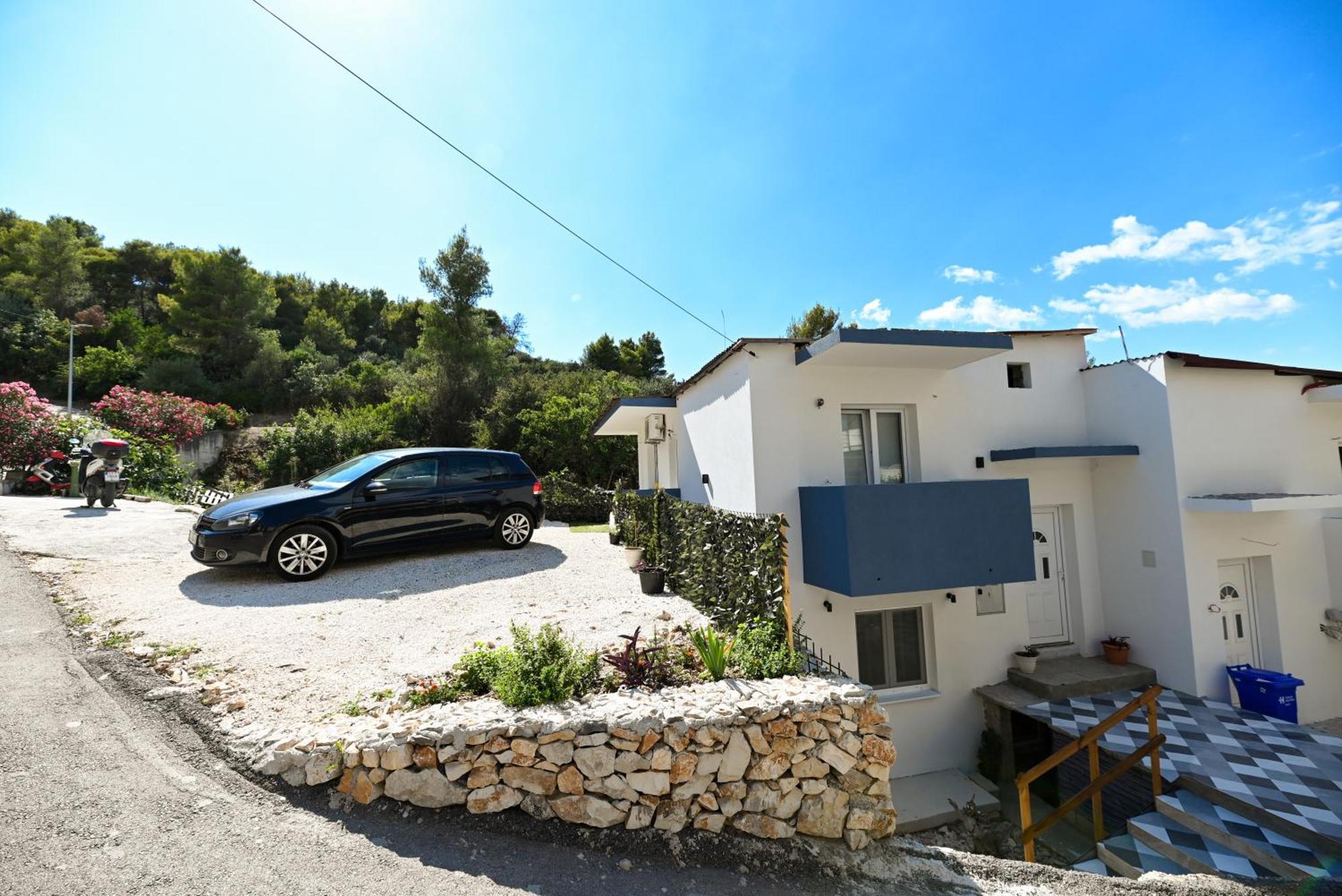Apartment New,close To The With Domestic Olive Oil And Wine Trogir