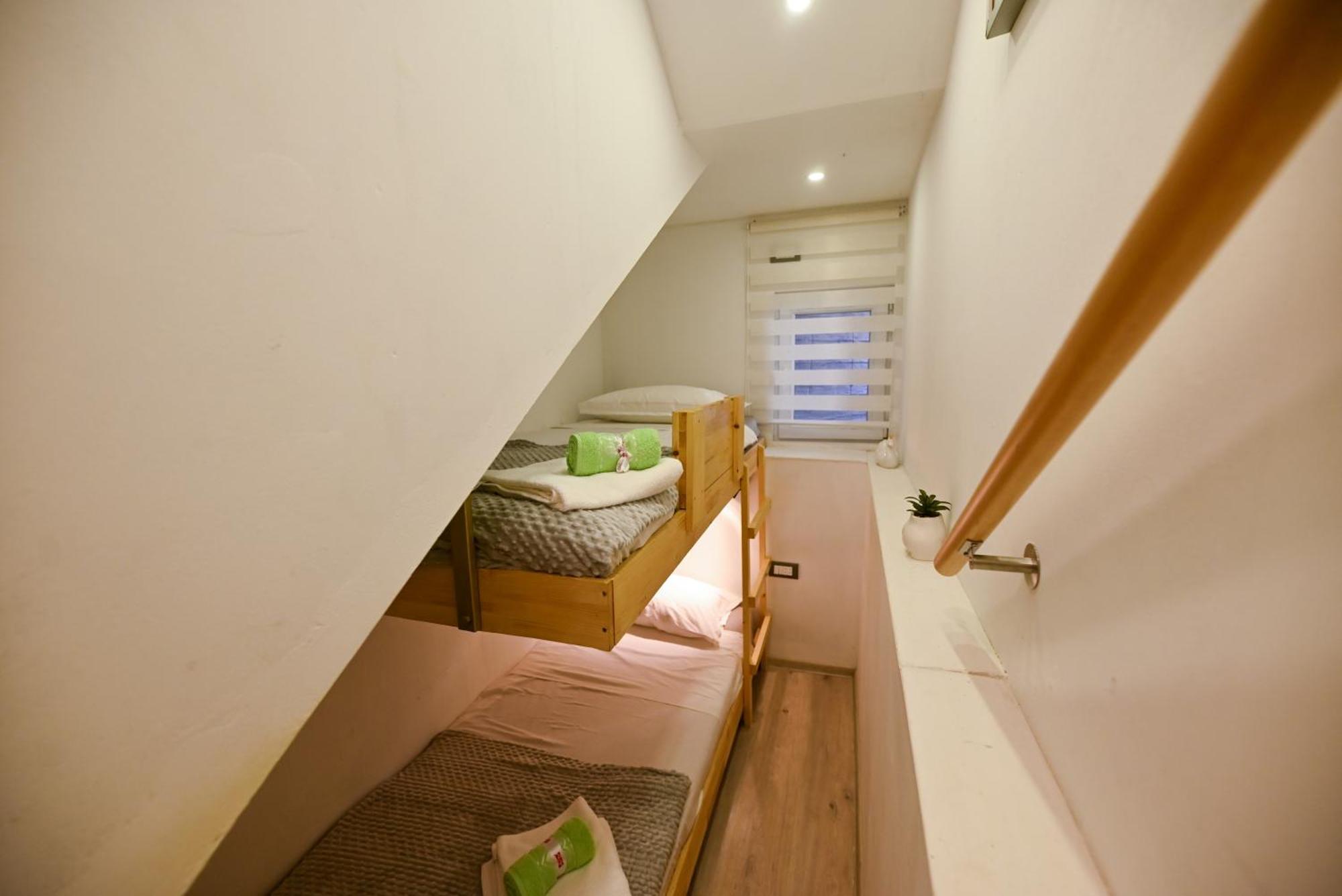 New,close To The With Domestic Olive Oil And Wine Apartmán *